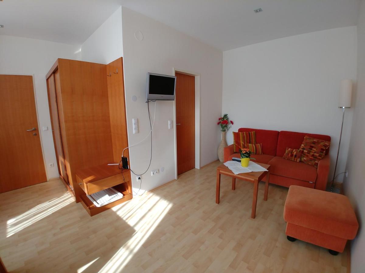 Hotel Lei'S Wok Neusiedl am See Zewnętrze zdjęcie